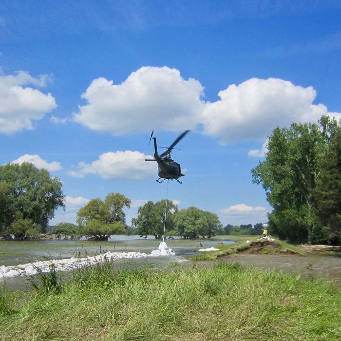 Wehrwesen und Zivilschutz - 