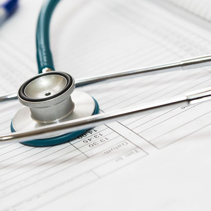 Ärztlicher Dienst - Gutachten, Berufsaufsicht über Heilberufe, Überwachung von Hygiene & BTM-Verkehr
