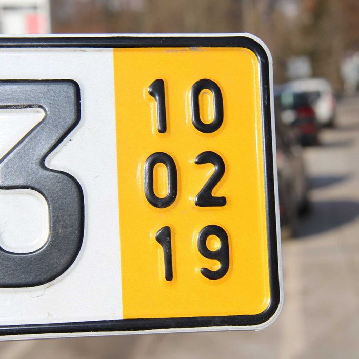 Besondere Kennzeichen - Kurzzeit, Ausfuhr, Saisonkennzeichen, Oldtimer, Rote Dauerkennzeichen
