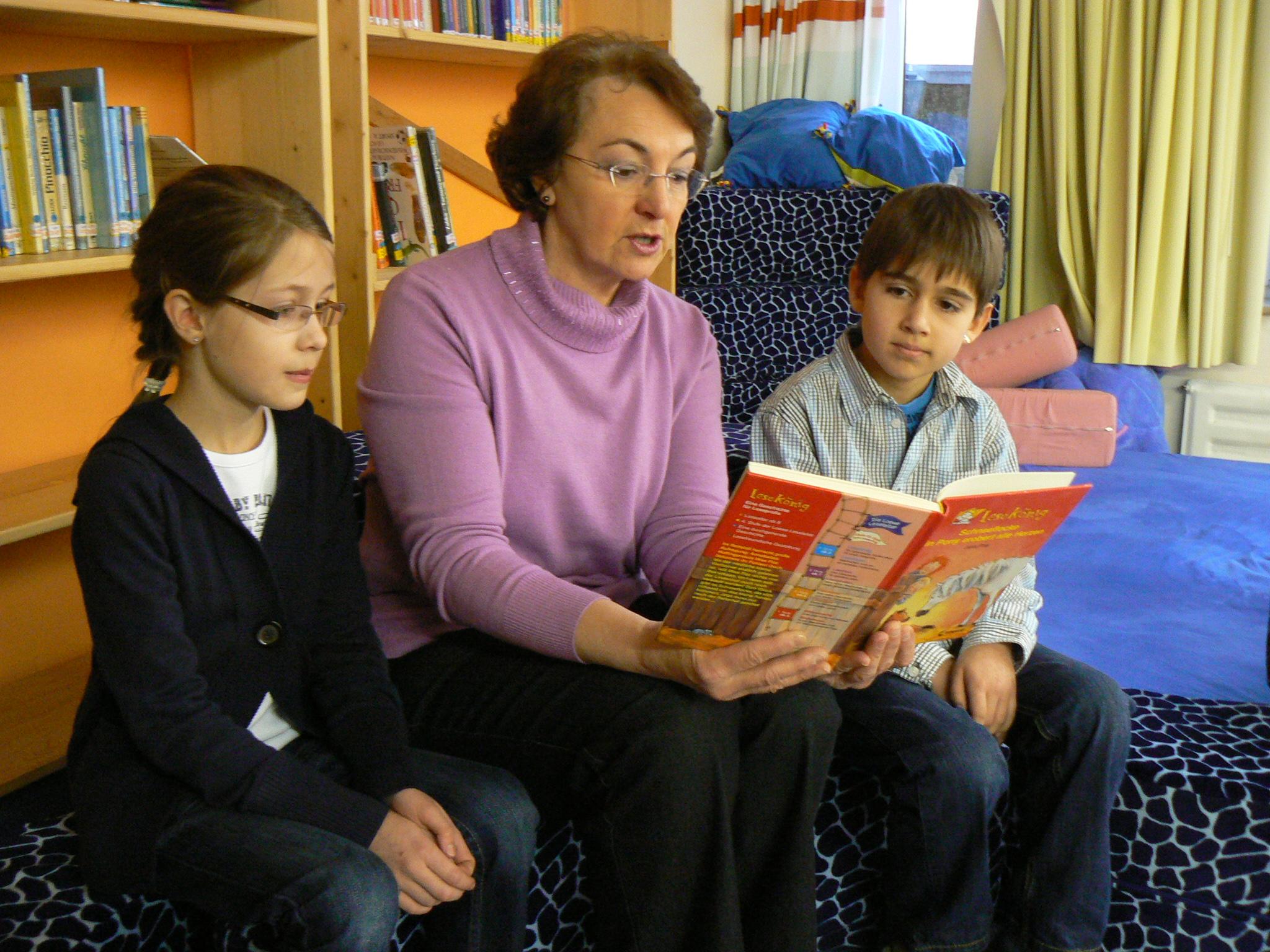 Lese- und Sprachpaten - an Grund- und Mittelschulen