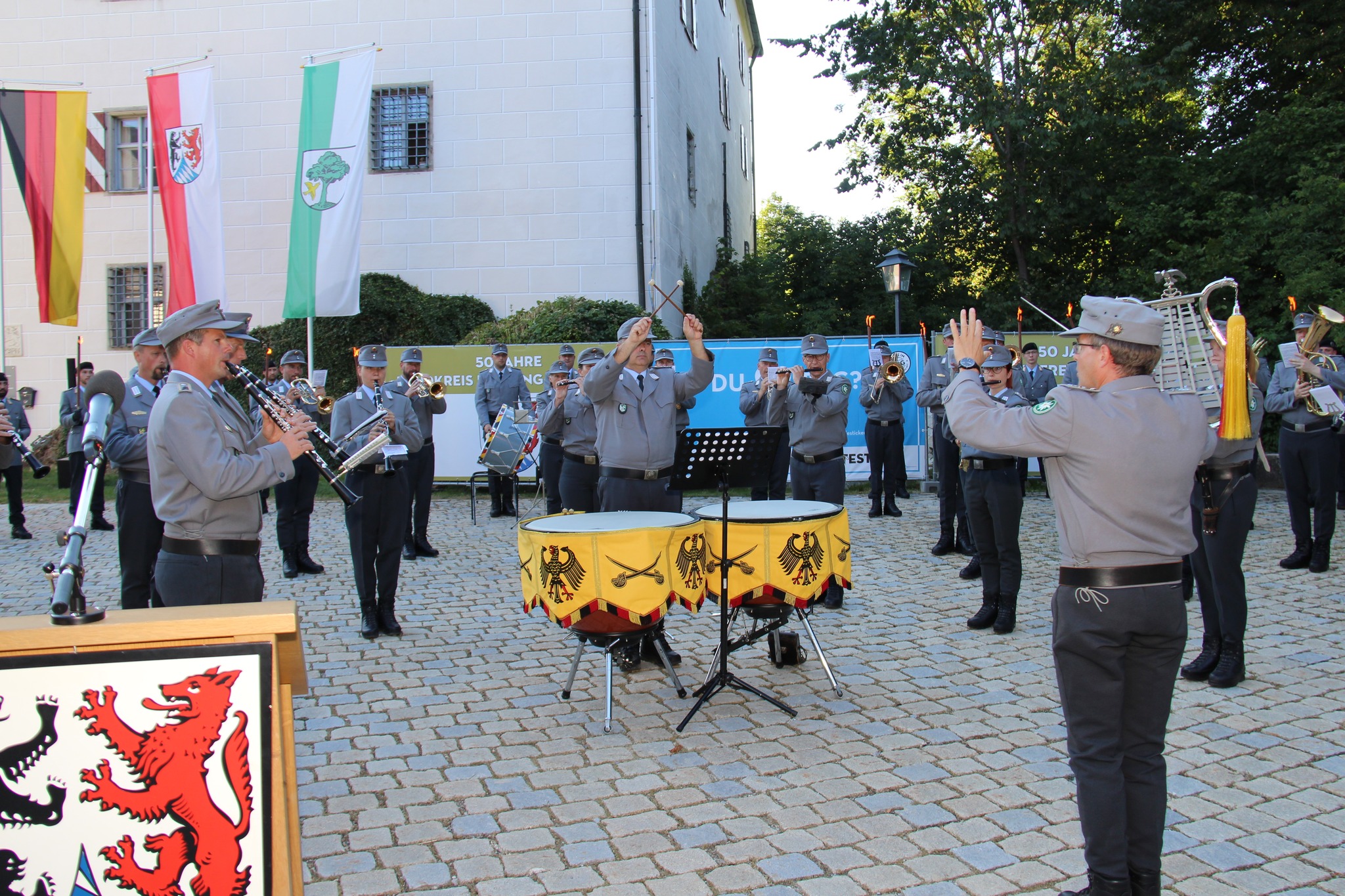 Jubiläums-Serenade - 50 Jahre Landkreis FRG